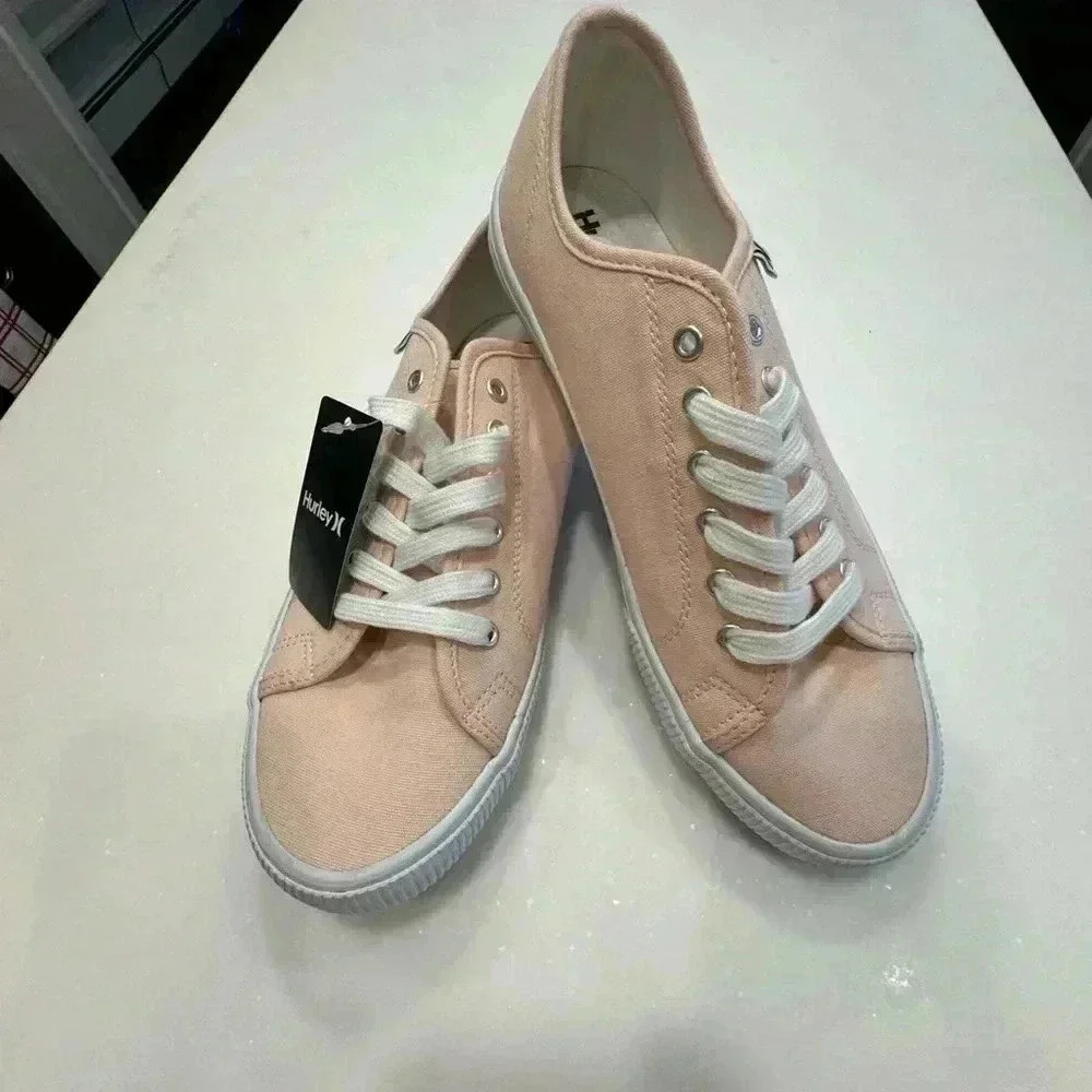 Hurley women’s canvas lace up sneakers size 10 brand new